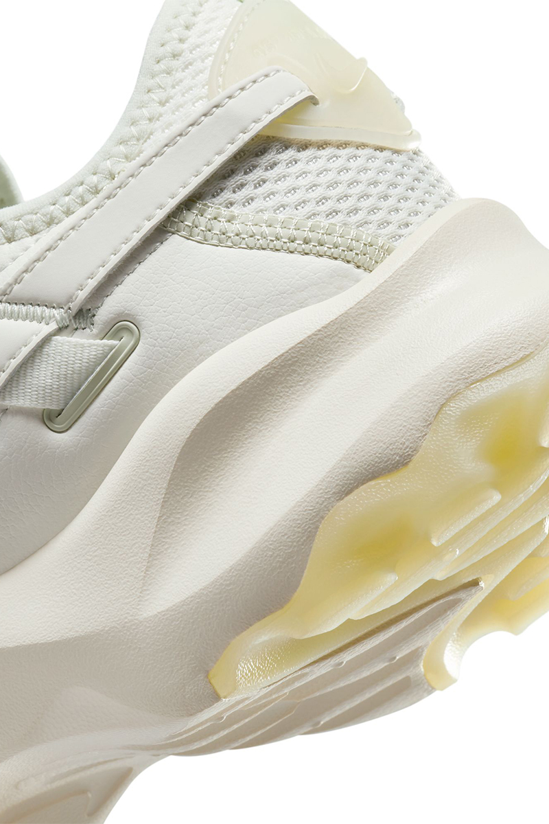 Nike TC 7900 Sail/Sail-Sea Glass-Barely Green-Pale Ivory