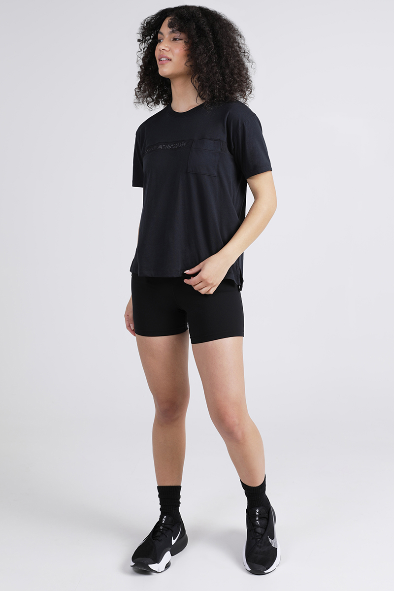 Under Armour Pocket Mesh Graphic Tee Black//White | Stylerunner