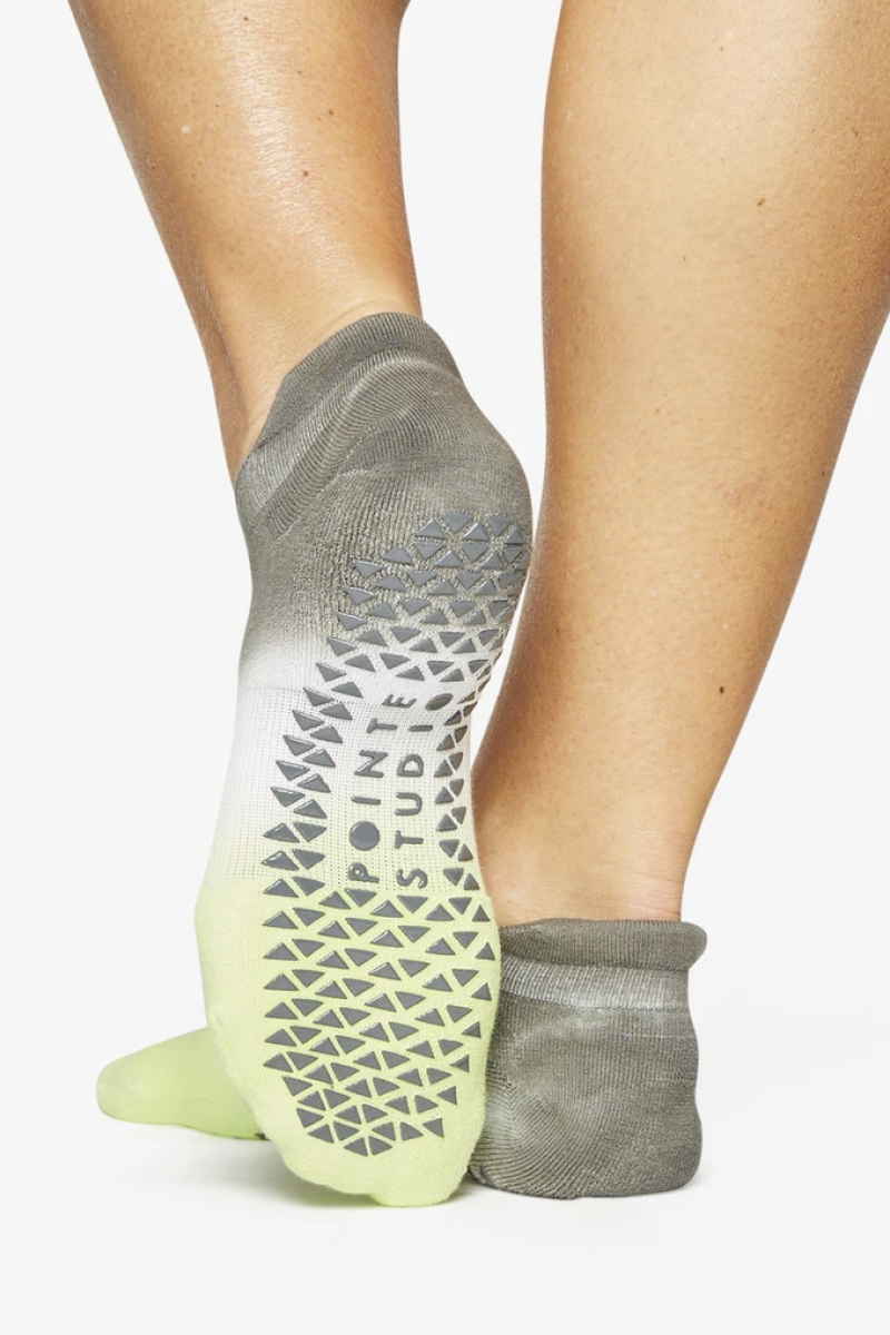 Pointe Studio Wyatt Grip Sock Algae Stylerunner