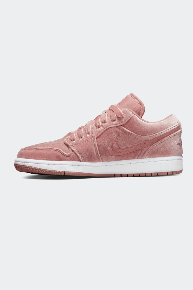 aj1 low se pink