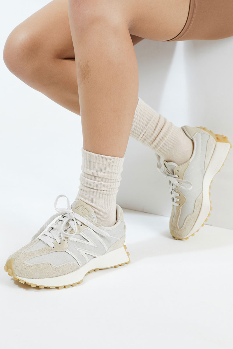 New Balance 327 Trainers In Oatmeal And White | ubicaciondepersonas ...