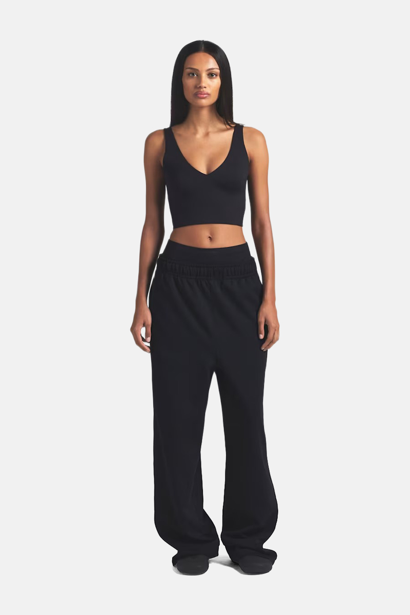 NikeSKIMS Matte V-Neck Long-Line Bra Nskm Obsidian | Stylerunner