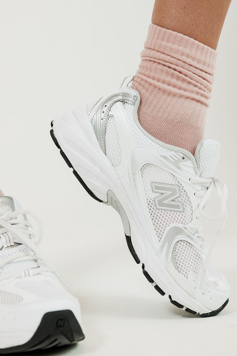 sock runner trainers