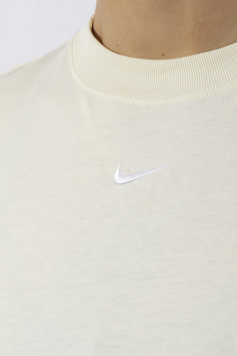 Nike Sportswear Essential Top Coconut Milk/(White) | Stylerunner