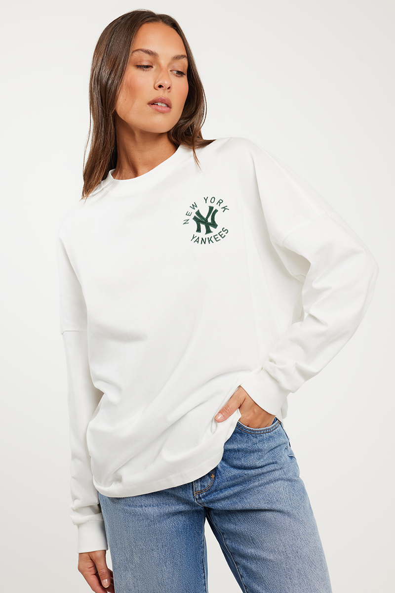 Yankees Logo Long Sleeve Tee