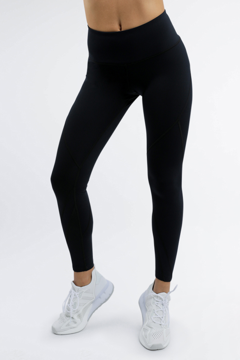 Under Armour UA Rush Legging *Final Sale* - Black | Stylerunner