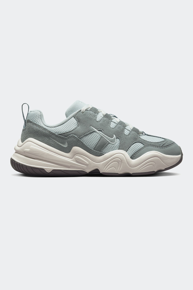 Nike Tech Hera W Nike Tech Hera Light Silver/Mica Green-Sail-Flat Pewter |  Stylerunner