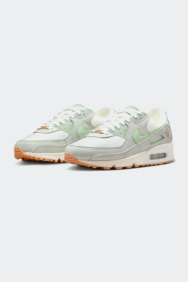 Nike Air Max 90 sneakers in barely rose, summit white and pink oxford