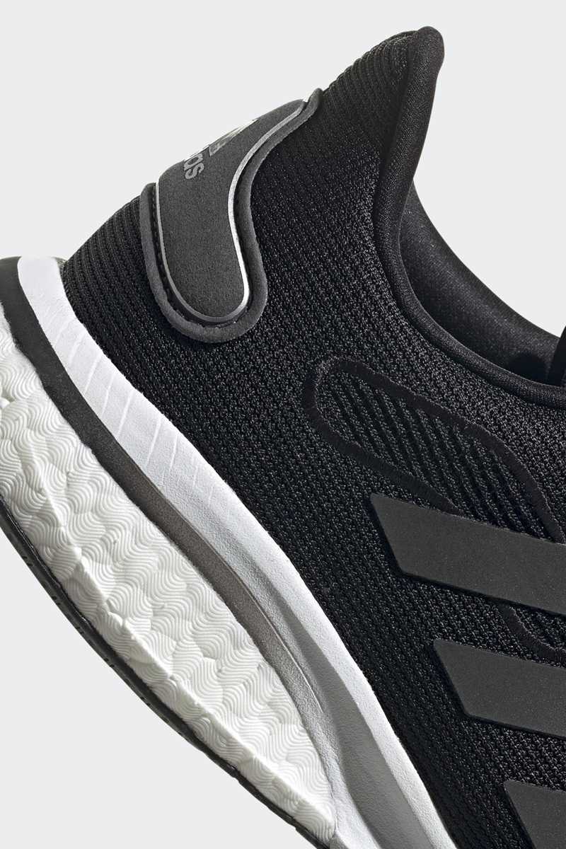 Supernova Women's Sneaker