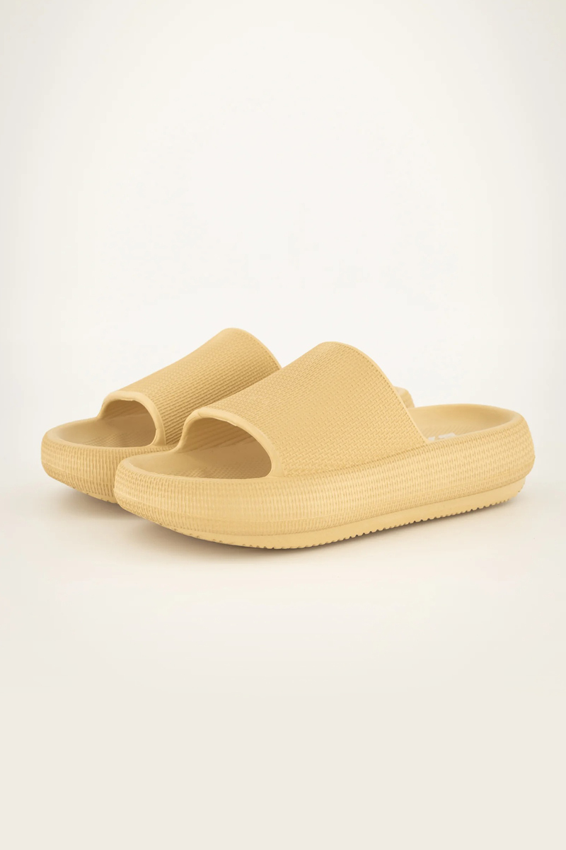 Exie Waffle Slide Bone | Stylerunner