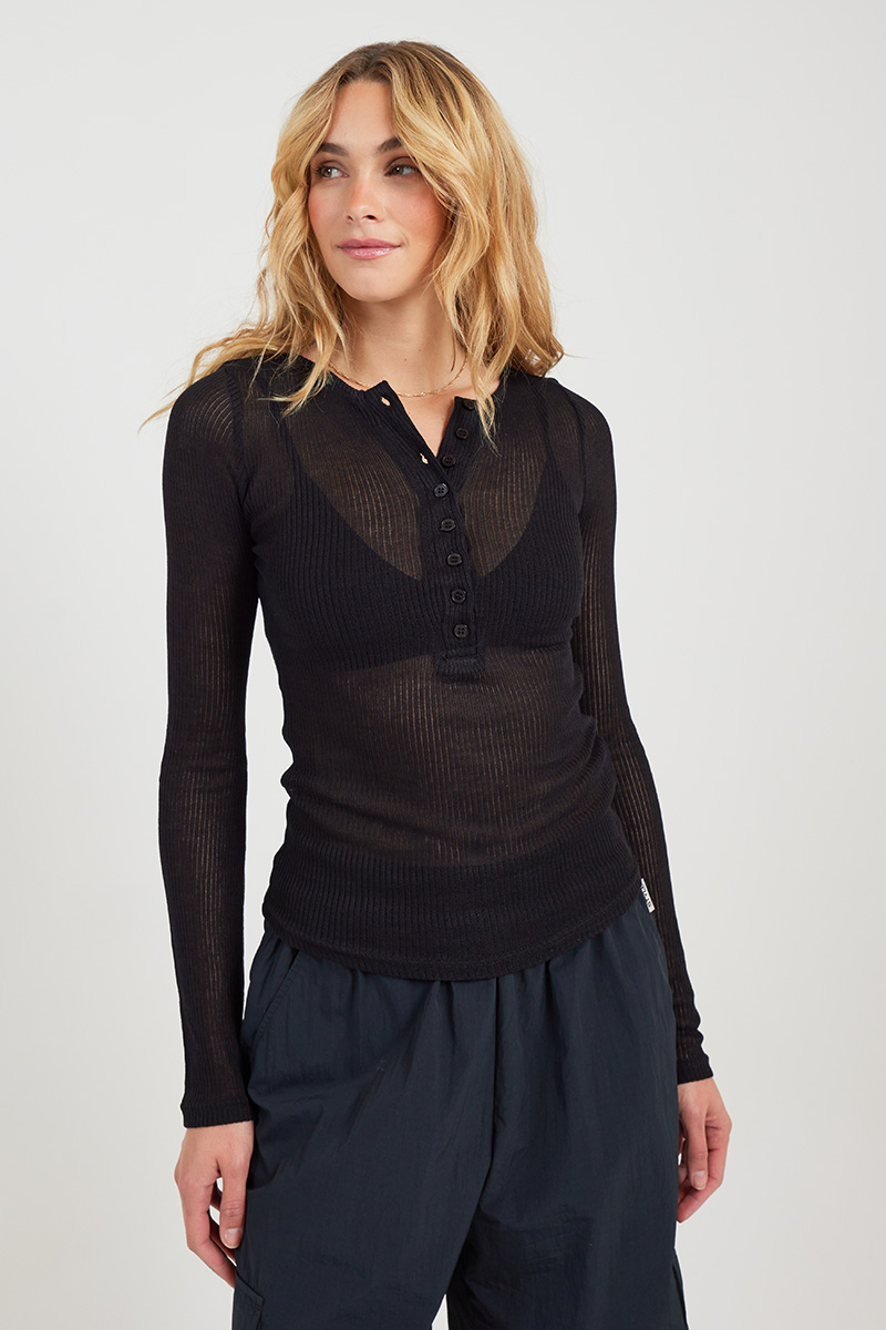 bayse Xavier Button Top Black | Stylerunner