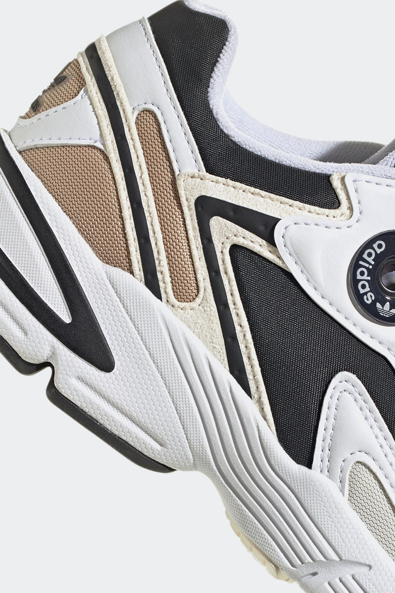 adidas Originals Astir Adidas Astir W Ftwr White/Core Black/Cream White | Stylerunner