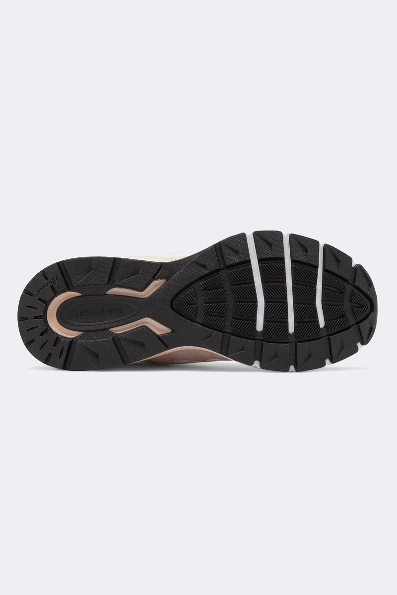 990